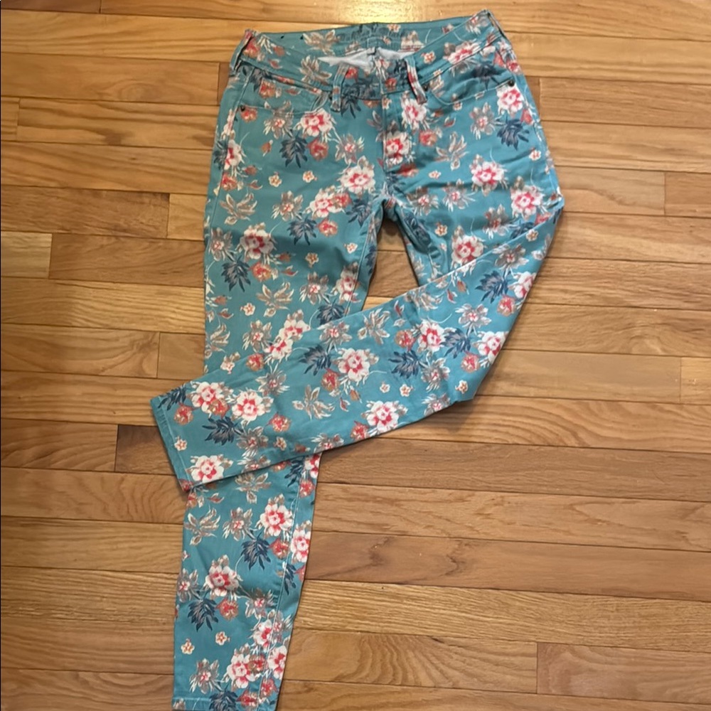 Bullhead Black Juniors size 1 Floral Print Skinny Jeans